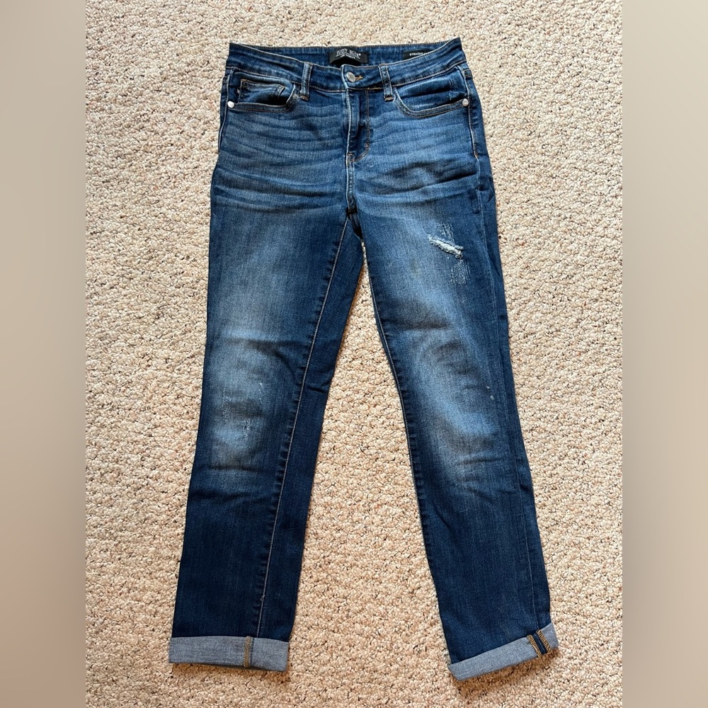Judy Blue size 28 distressed straight fit jeans